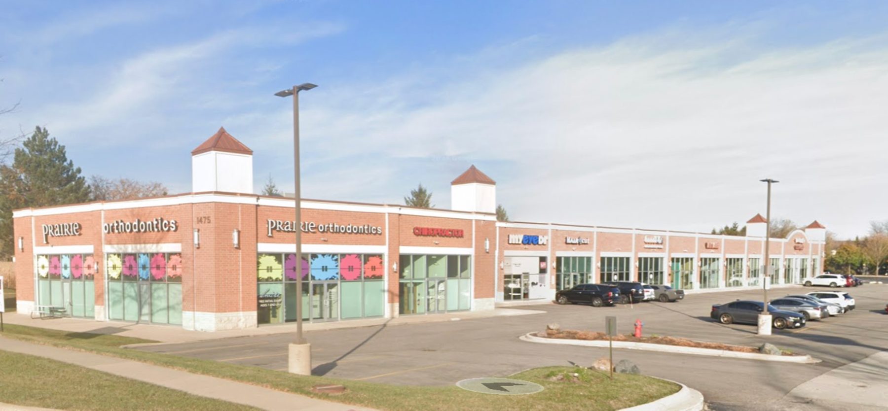 Pinewood Crossing strip retail center in Gurnee, Illinois