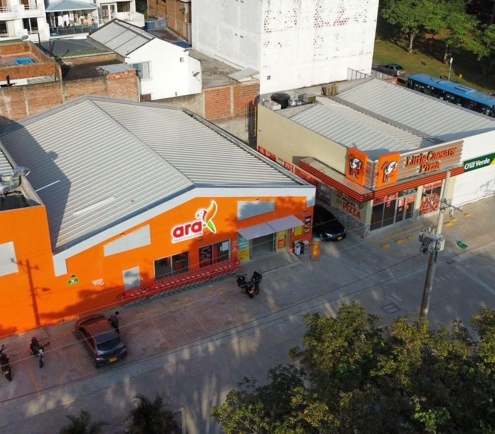 Strip mall retail center in Cali, Colombia